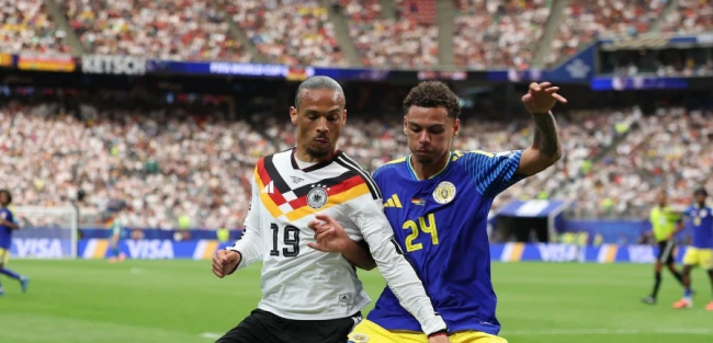 Leroy Sane - 7.1 điểm Leroy Sane chạy cánh nhưng kém hiệu quả