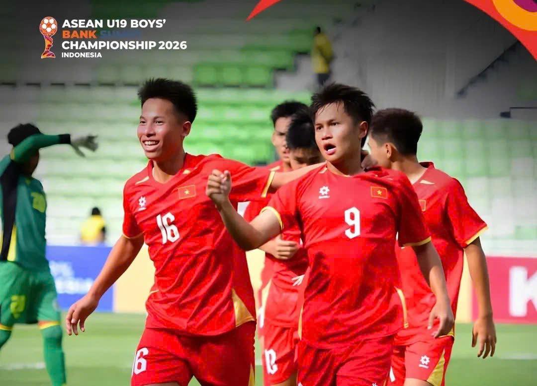 Hoàng Công Hậu ăn mừng bàn thắng Tiền đạo Hoàng Công Hậu trong trận đấu U19 Việt Nam vs U19 Timor Leste