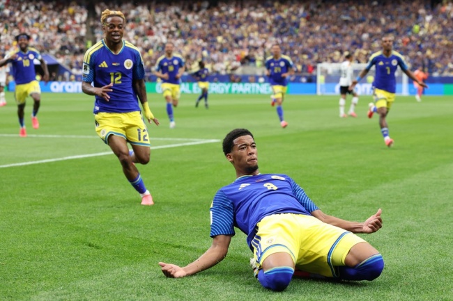 Curacao có bàn thắng đầu tiên ở World Cup. Curacao có bàn thắng đầu tiên ở World Cup.
