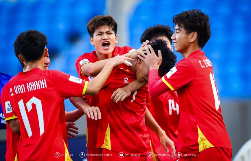 Công Hậu ghi bàn điển hình cho U19 Việt Nam
