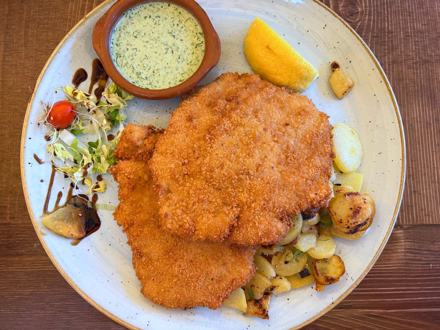 Món thịt chiên giòn schnitzel