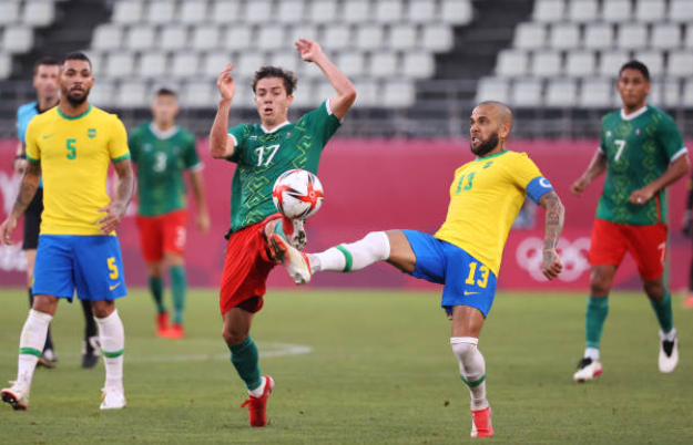 Olympic Brazil gặp khó trước hàng thủ của Olympic Mexico. Olympic Brazil gặp khó trước hàng thủ của Olympic Mexico.
