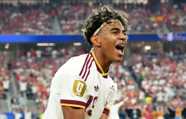Yamal giàu tính đột biến cho La Roja Yamal là nhân tố giàu tính đột biến của La Roja