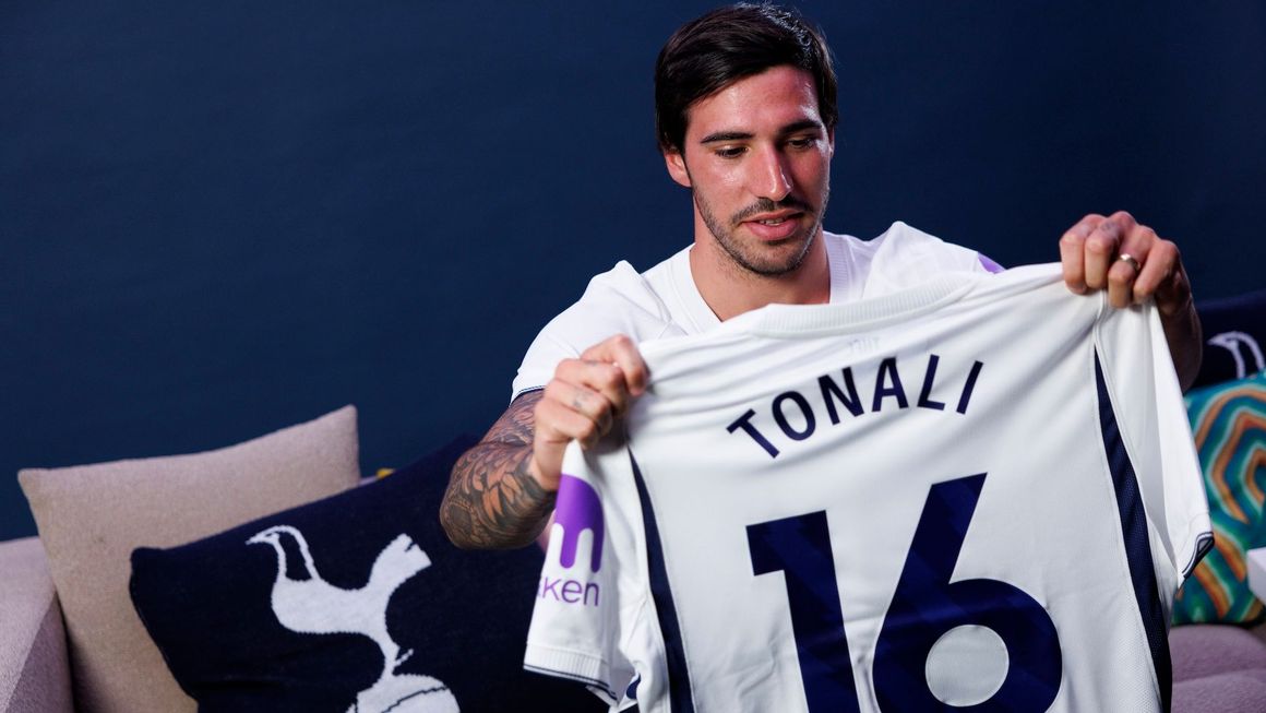 Tonali là bản hợp đồng bom tấn mới nhất của Spurs Tonali mới cập bến Tottenham